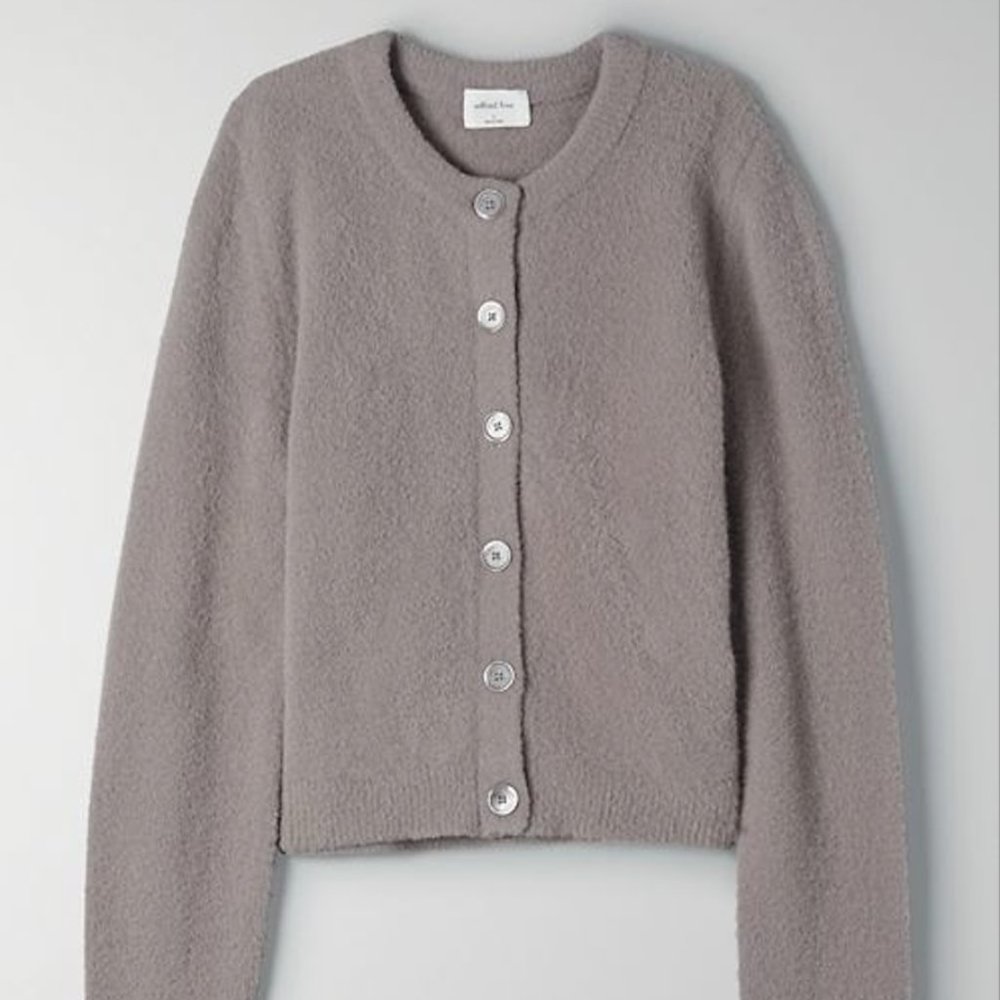 Aritzia Wilfred Free Shrunken Longsleeve Cardigan in Turner Taupe.